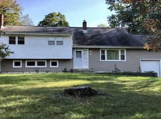 36 Riveredge Rd, Tinton Falls, NJ 07724