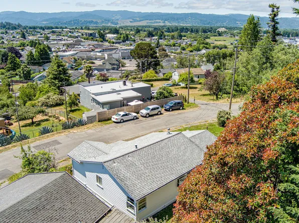 243 Newell Dr, Fortuna, CA 95540