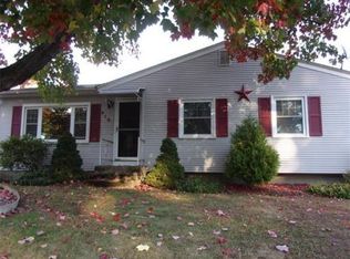 219 Woodcrest Dr, Chicopee, MA 01020