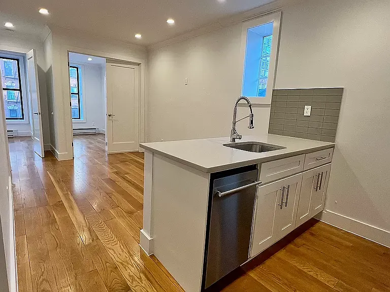 151 8th Ave #5B — Photo 3