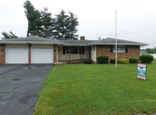 1320 E Scott St, Olney, IL 62450