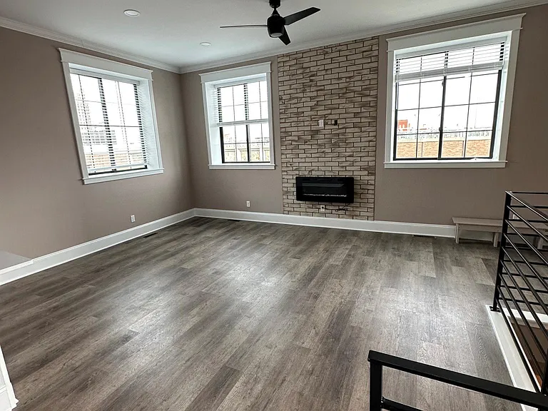 151 E Eagle St #108 — Photo 5