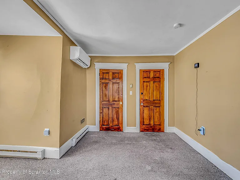 533 S Franklin St — Photo 31