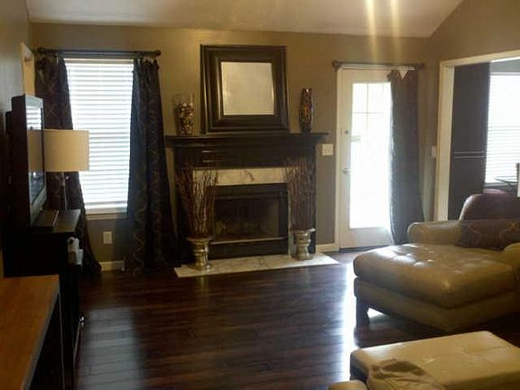4th image of 305 Cypress Glen Dr