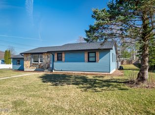 7 Sycamore Dr, Williamstown, MA 01267