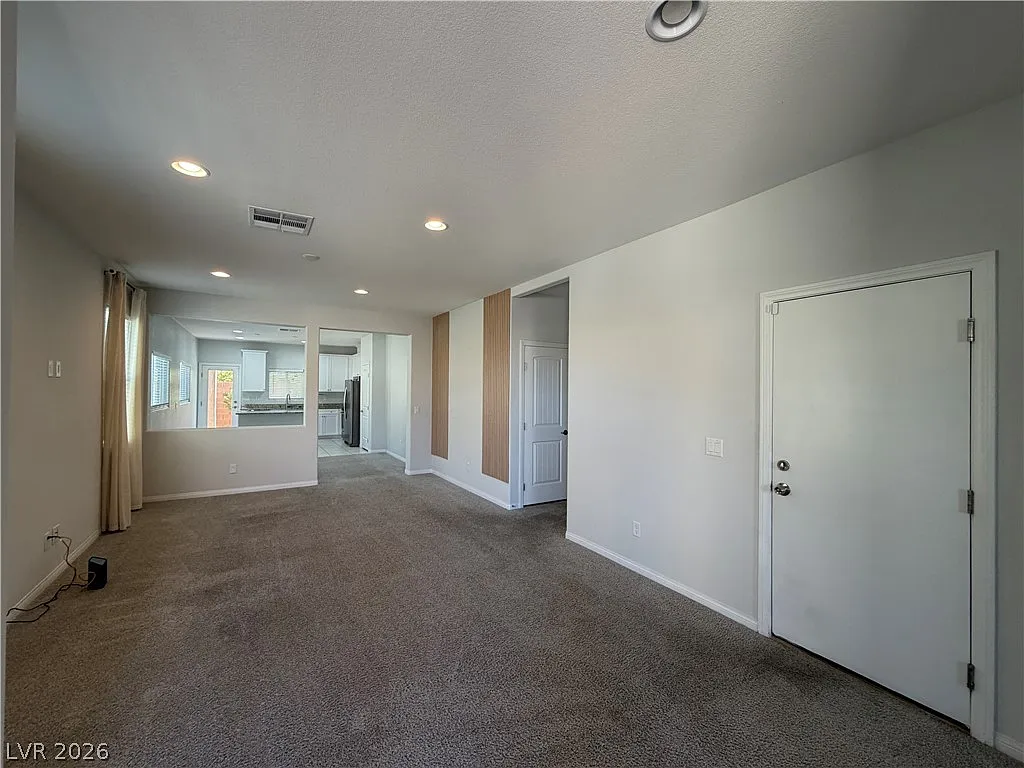 3 bed, 2.0 bath, 1490 sqft, $2,250 — Photo 2
