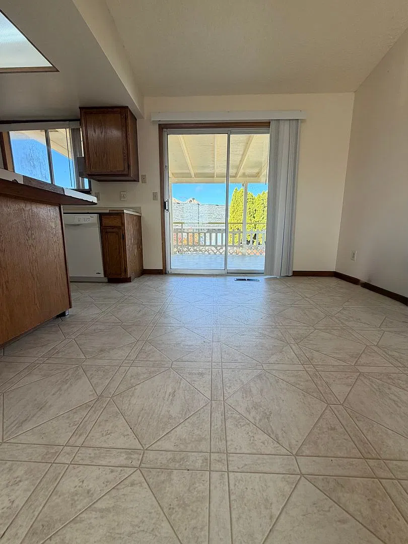 Now renting 3 bedroom House — Photo 3