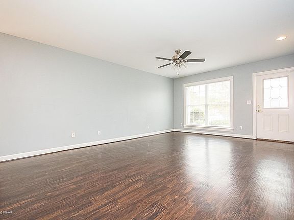 5th image of 6017 Wooded Creek Dr Unit 102