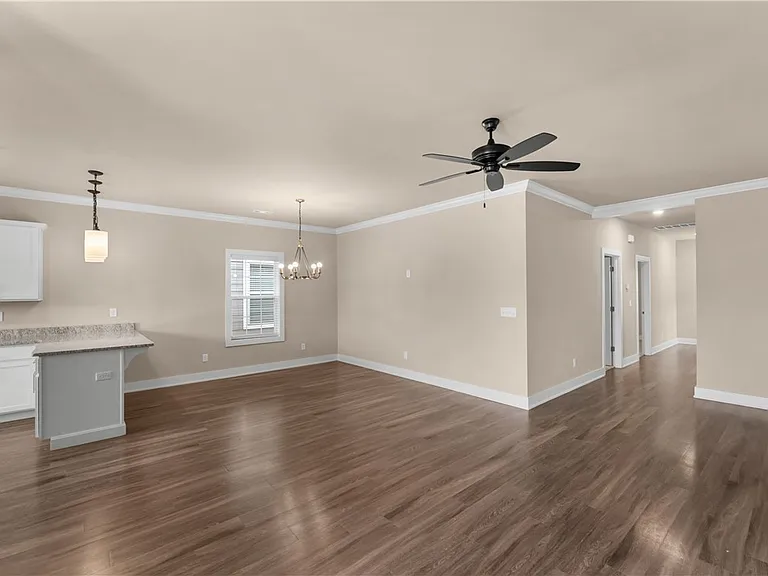 830 NE Heights Ln — Photo 14