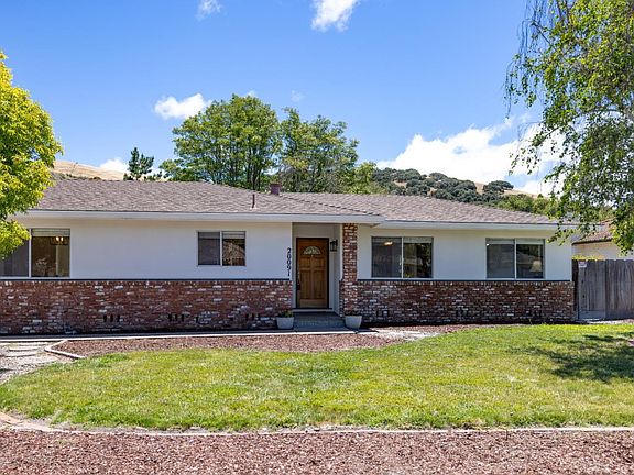 3rd image of 20091 Portola Dr