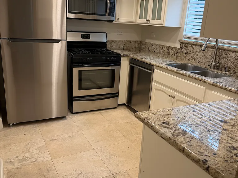 14911 Moorpark St #1 — Photo 7
