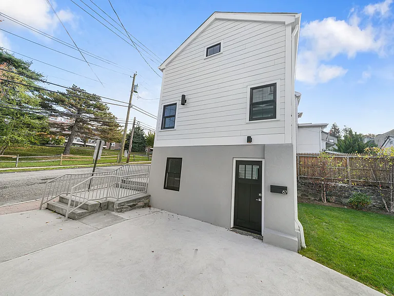 87 Cedar St — Photo 1