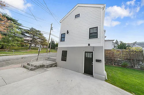 87 Cedar St Photo 1
