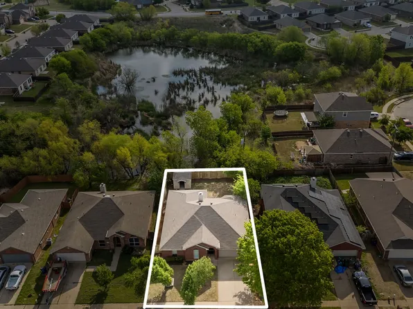 505 Park Meadows Dr, Crowley, TX 76036