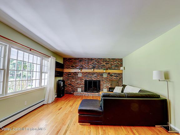 5th image of 52 Whitney Drive