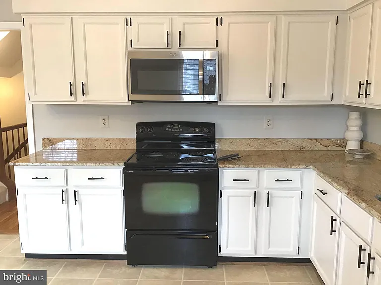 9354 McCarthy Woods Ct — Photo 10