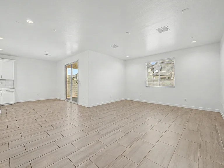 10984 W Pierce St — Photo 7
