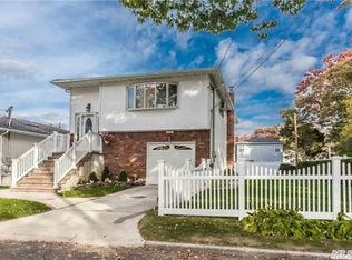 2061 Gatch Ave, Merrick, NY 11566