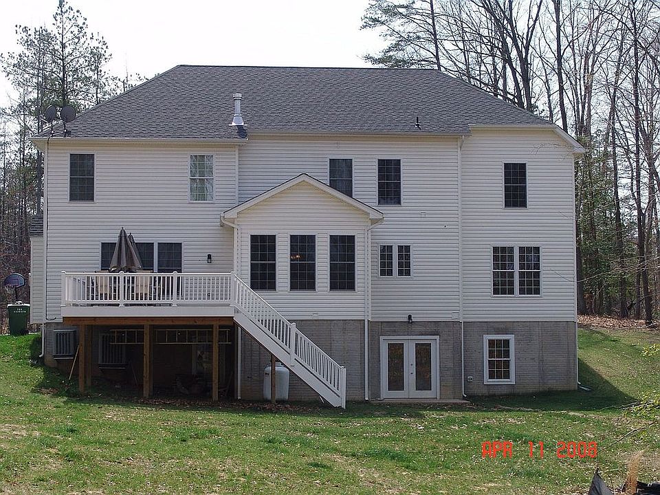 2nd image of 15800 Mountain Pl
