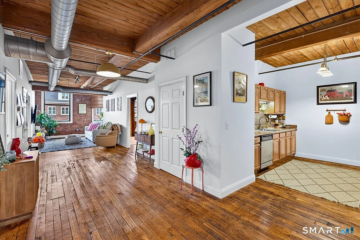 2 bed, 2.0 bath, 1250 sqft, $2,600 — Photo 4