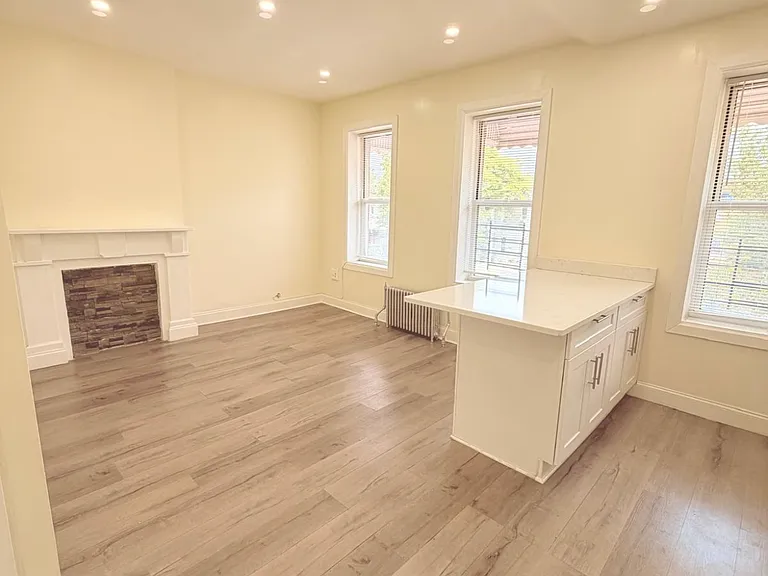 211 Nichols Ave #2 — Photo 7