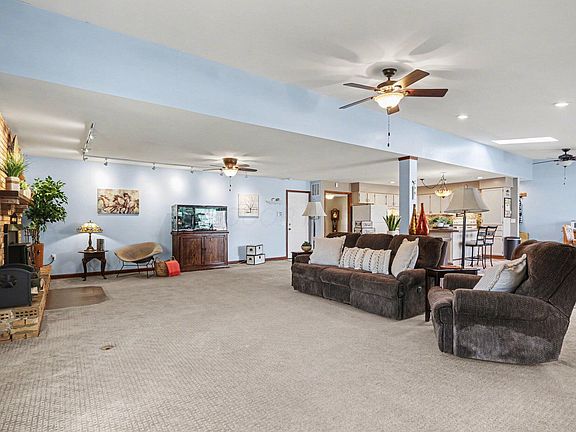 5th image of 1879 Simpson Rd