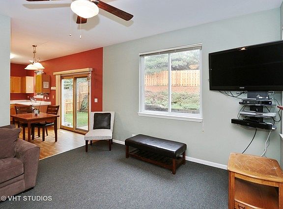 4th image of 1161 Hillside Ave