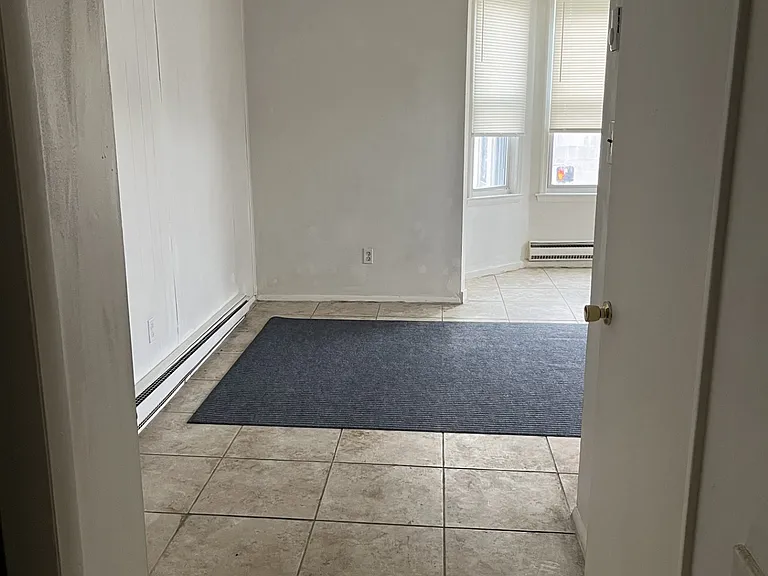 6121 Ridge Ave #B — Photo 2