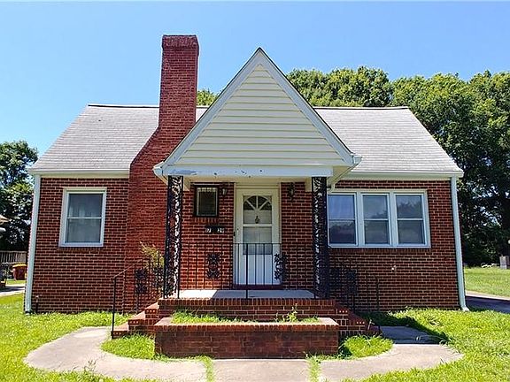 3rd image of 1729 Stuart Ave
