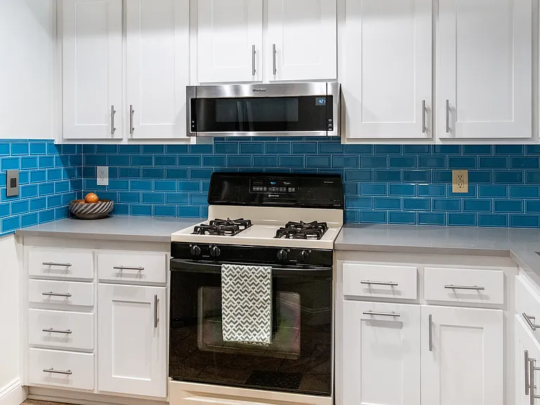 6638 Clybourn Ave — Photo 11