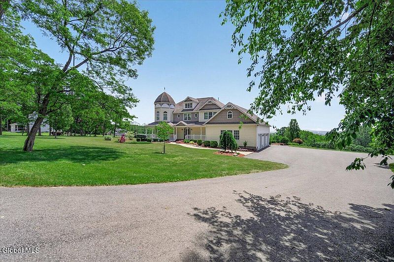 3rd image of 123 Waters Road
