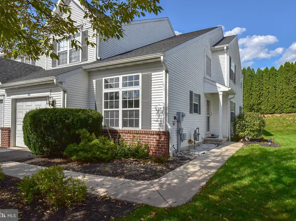 153 Waterford Ln, Reading, PA 19606