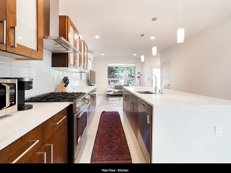 171 20th Ave — Photo 14