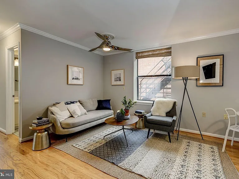 1438 Meridian Pl NW #301 — Photo 2