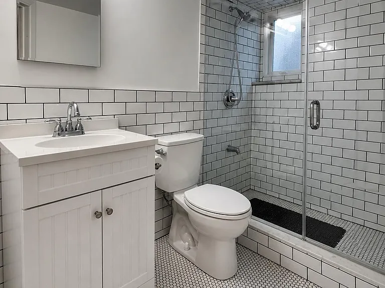 84 Mackenzie Cres #BASEMENT — Photo 13