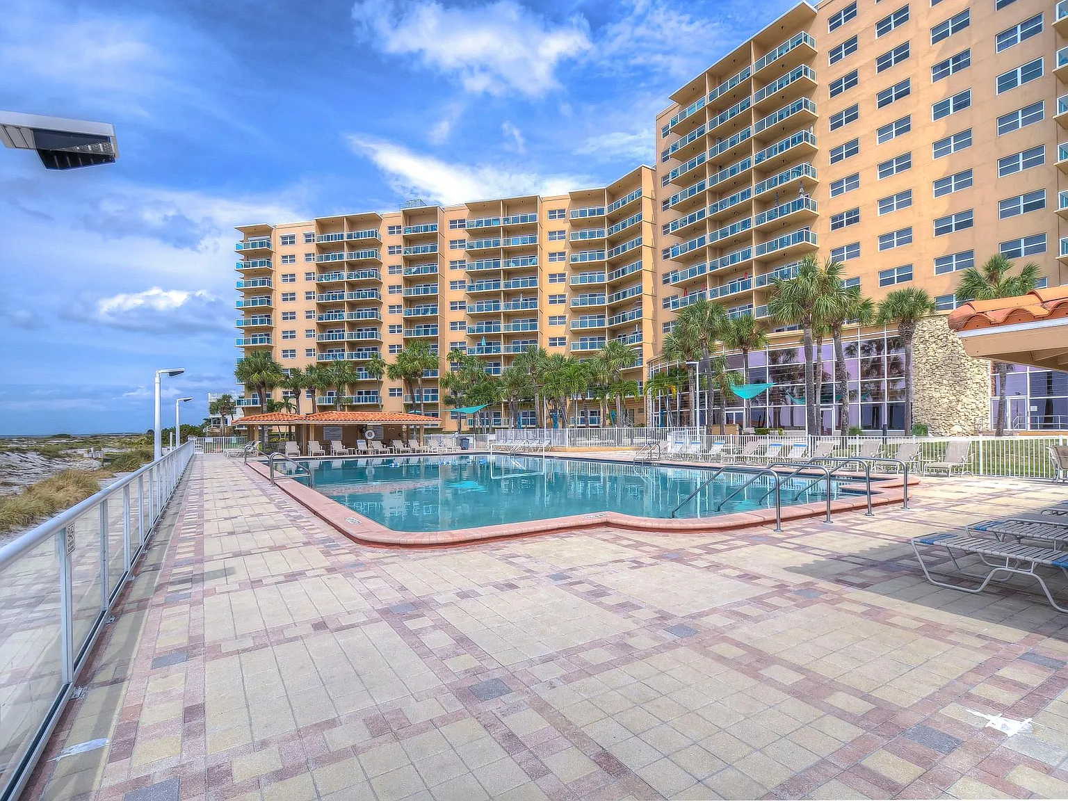 2 bed, 1200 sqft, $2,924 — Photo 2