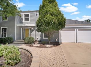 2063 Spring Green Dr, Wheaton, IL 60189