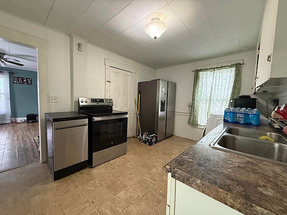 3rd image of 18 Highland Avenue
