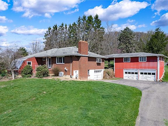 2nd image of 349 Dinnerbell Rd
