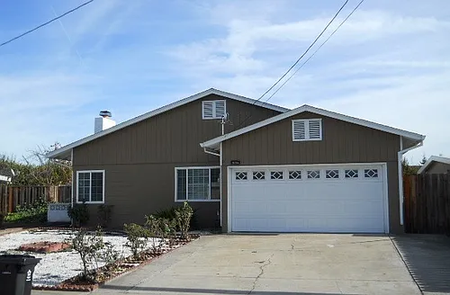36756 Charles St Photo 1