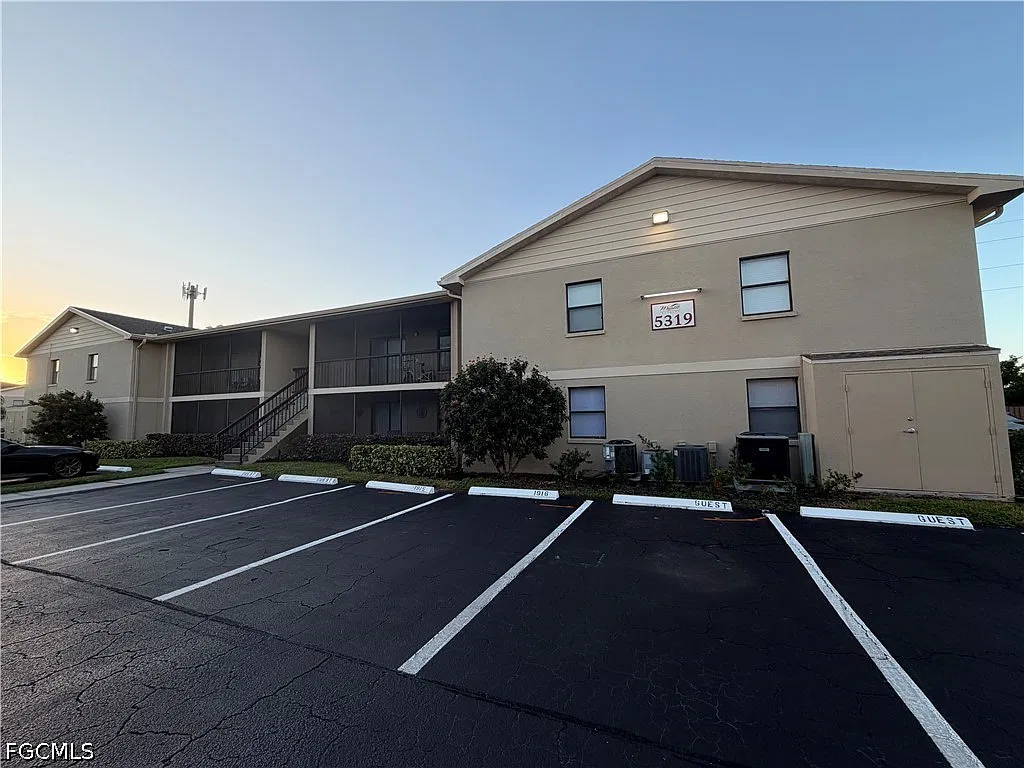 1 bed, 1.0 bath, 810 sqft, $1,100 — Photo 1