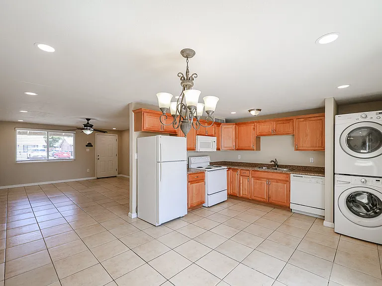 3643 E Hearn Rd #Phoenix 85032 — Photo 11