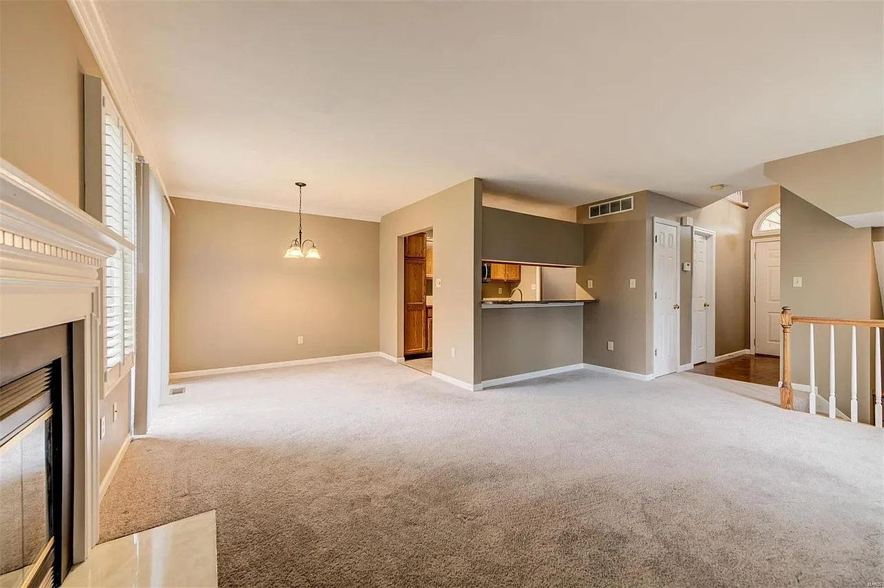 2 bed, 3.5 bath, 1350 sqft, $2,000 — Photo 3