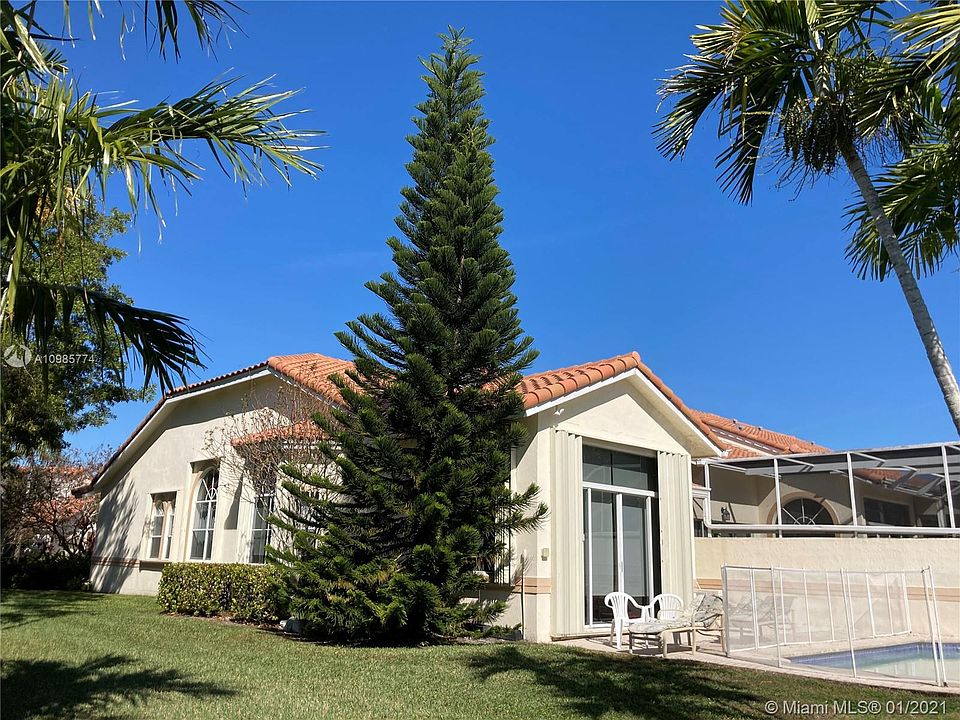 2nd image of 648 W Palm Aire Dr #648
