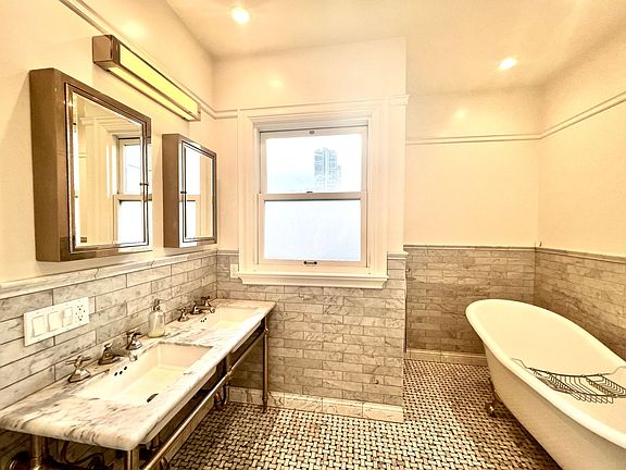 4th image of 558 Green St