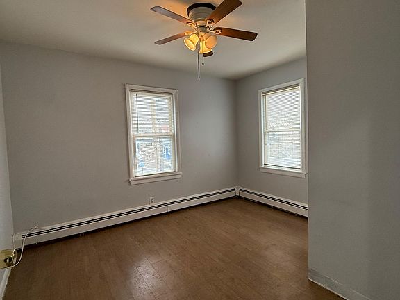 5th image of 225 Linden Rd Floor 2