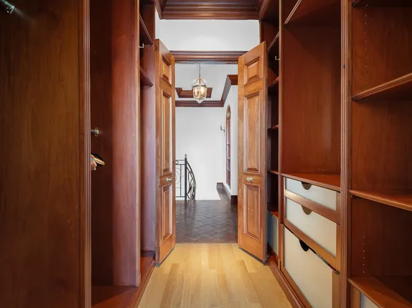 14 Sutton Place South image 6 of 10