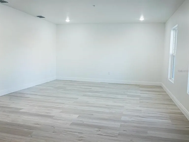 2201 Conway Dr #203 — Photo 3