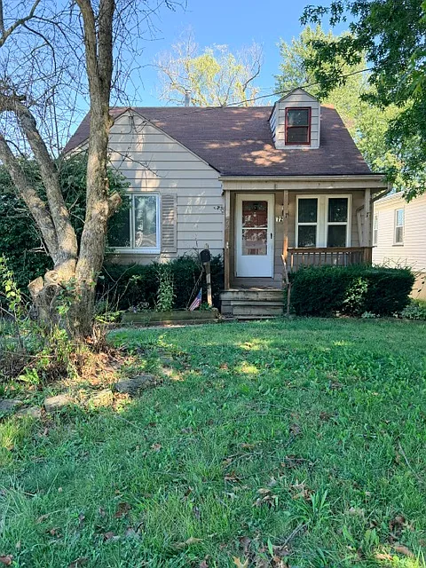 72 Meadowbrook Ave