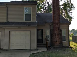 925 S Lindenwood Dr, Olathe, KS 66062